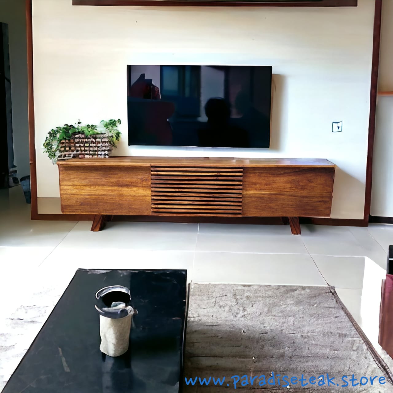 LOUVER TV console